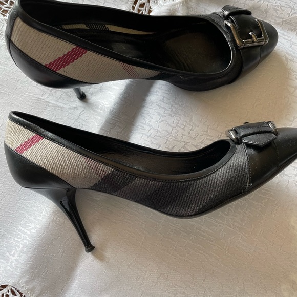 Burberry Pumps - Picture 3 of 6